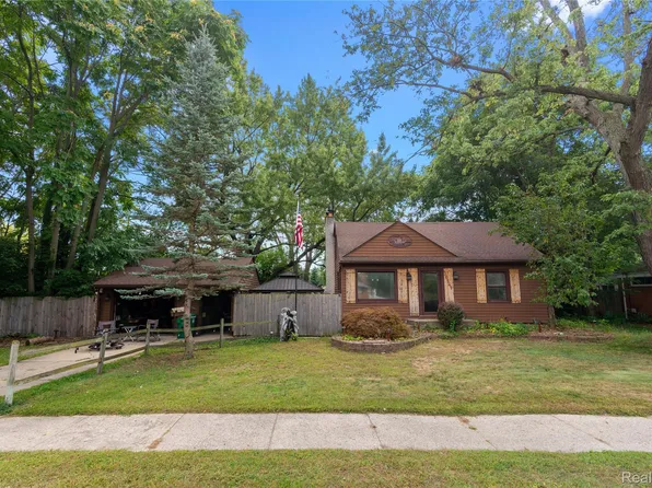 30549 Marquette St, Garden City, MI 48135
