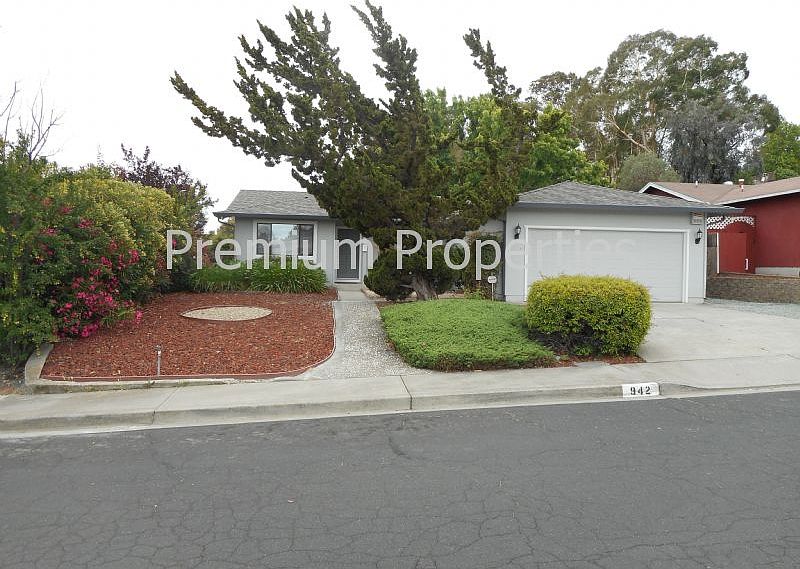 1st image of 942 Marie Ave