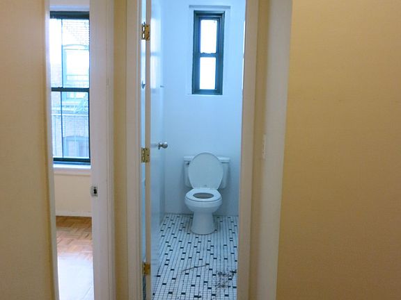 4th image of 519 E 78th St APT 4H