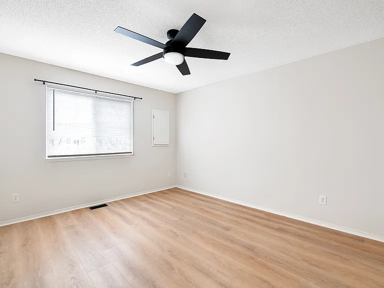 3332 N Governeour Cir — Photo 16