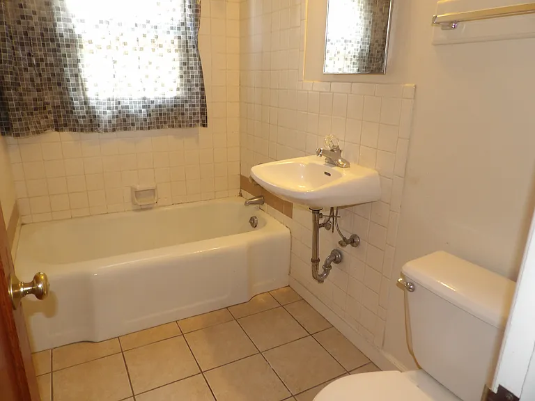 1501 N Cedar St — Photo 24