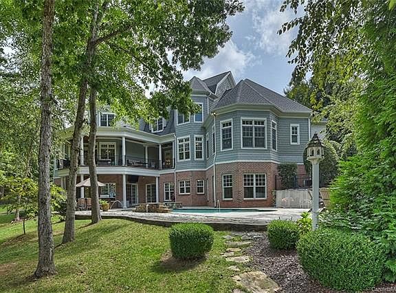 3rd image of 105 Marbury Ct