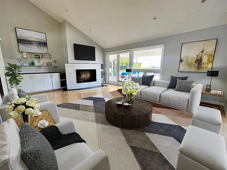 16972 Oak View Dr — Photo 2