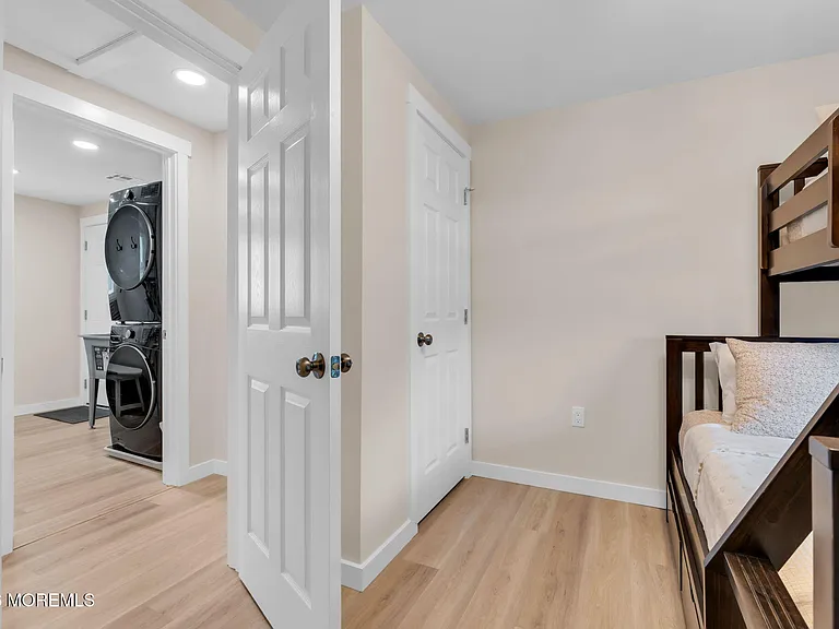 501 Forman Ave — Photo 19