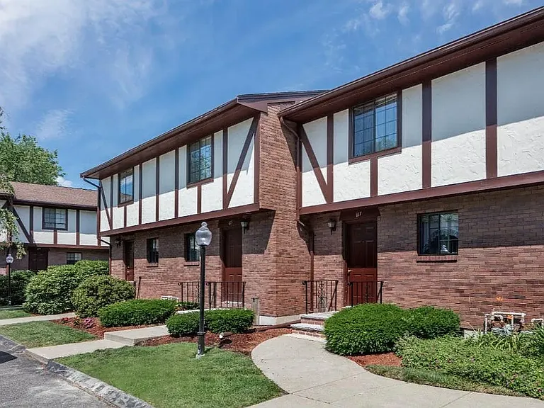 Tudor Glen Village — Photo 11