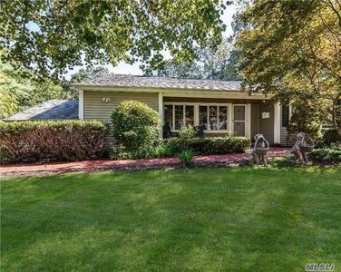 13 Old Town Ln, Halesite, NY, 11743