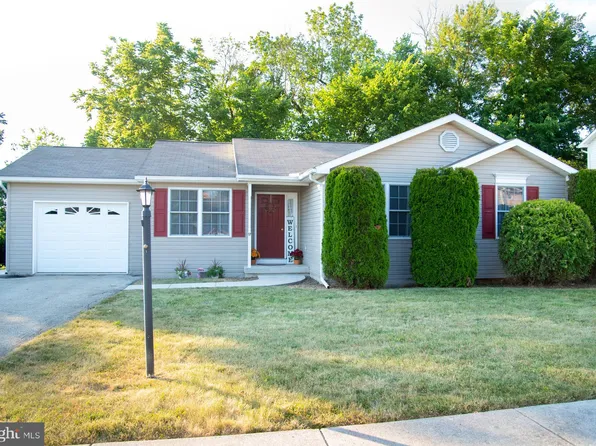 17 Maria Dr, McSherrystown, PA 17344