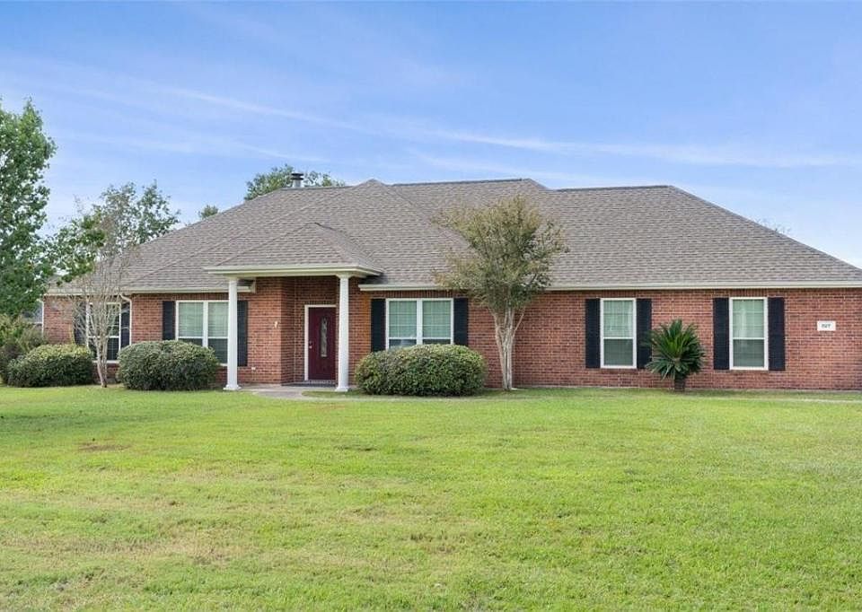 1st image of 517 Colonial Dr