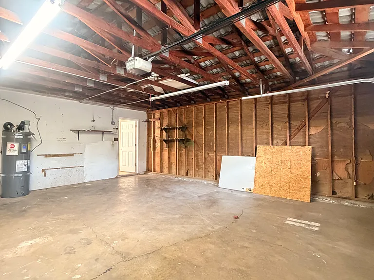 2540 Deer Trail Ln — Photo 25