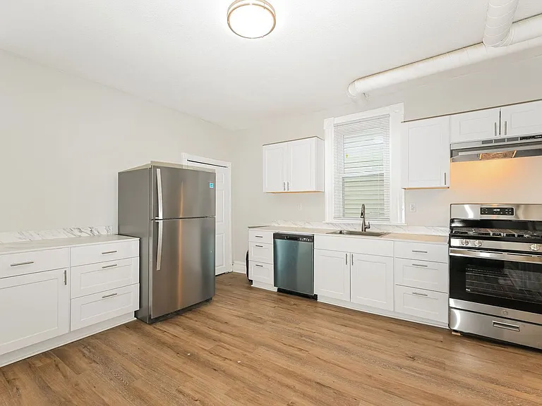 4 Kuhn St — Photo 2