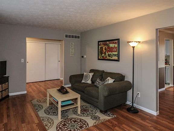 4th image of 5806 Country View Dr