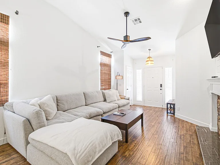 1876 Mesquite Canyon Dr — Photo 11