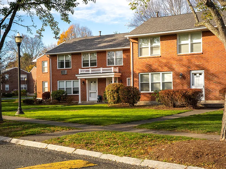 Hathaway Farms Townhomes at Northampton — Photo 57
