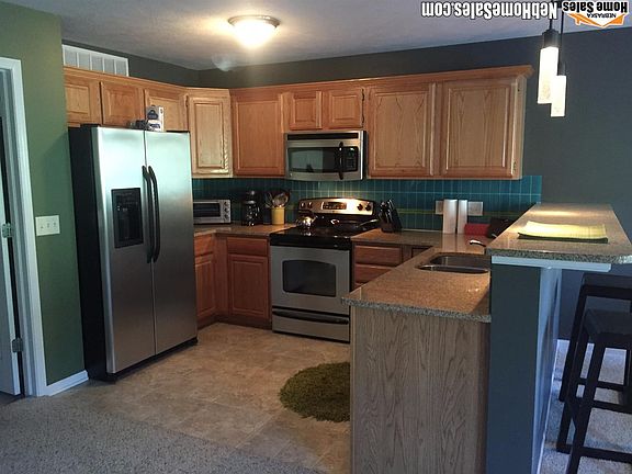 2nd image of 935 Carlton Cir