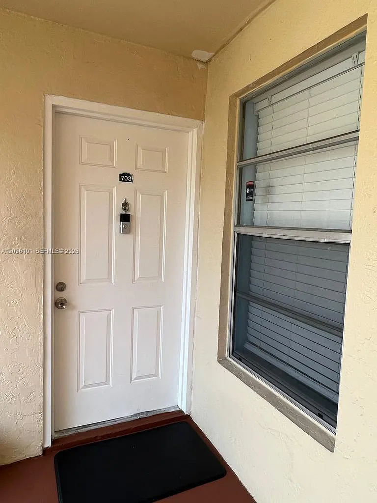 Hammocks Trails Condo — Photo 3