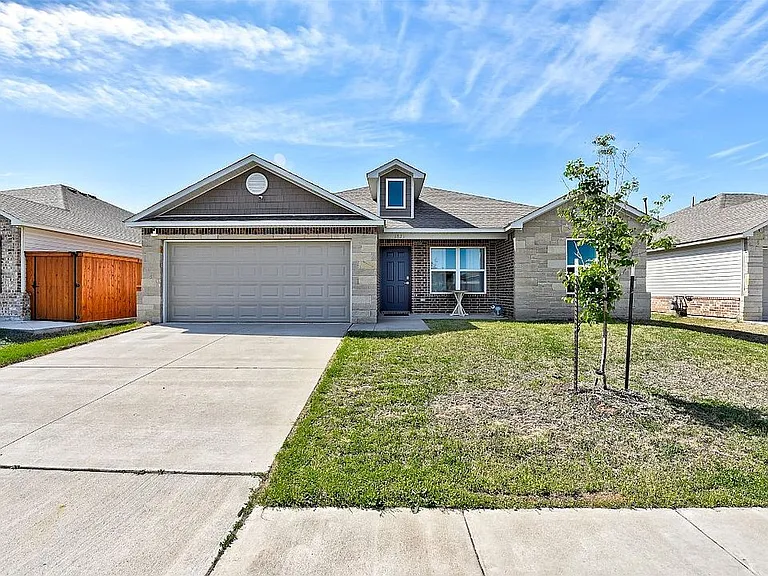 1821 Oxen Ln — Photo 1