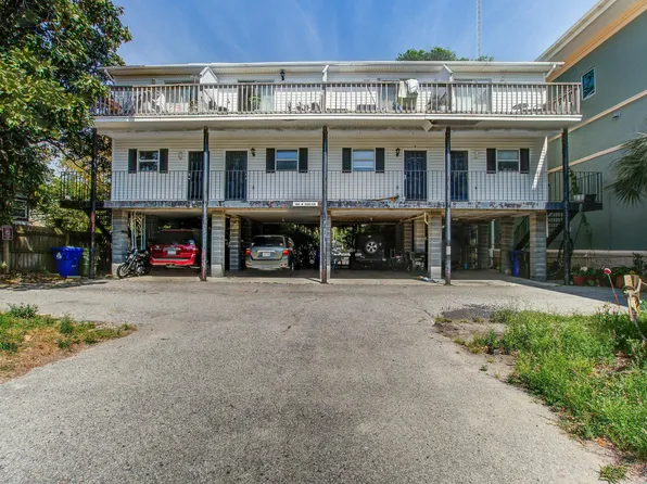 108 W Cooper Ave, Folly Beach, SC 29439