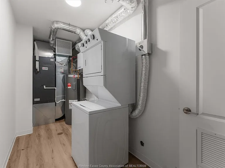 185 Randolph Pl — Photo 17