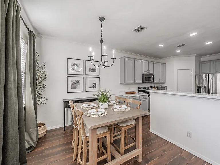 2304 Hickory Ct — Photo 37