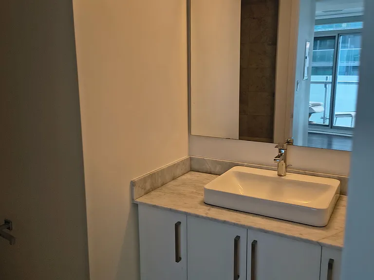 12 York St #1104 — Photo 23
