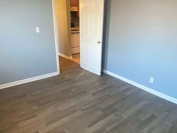 4th image of 2936 Flora Ave #1N-2N