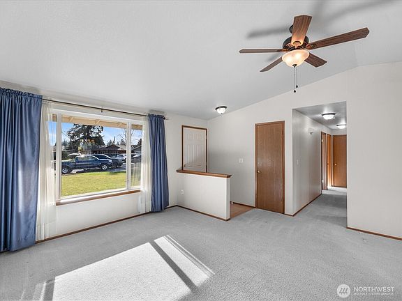 4th image of 4115 126th Place NE