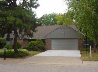 25 S Easy St, Edmond, OK 73012