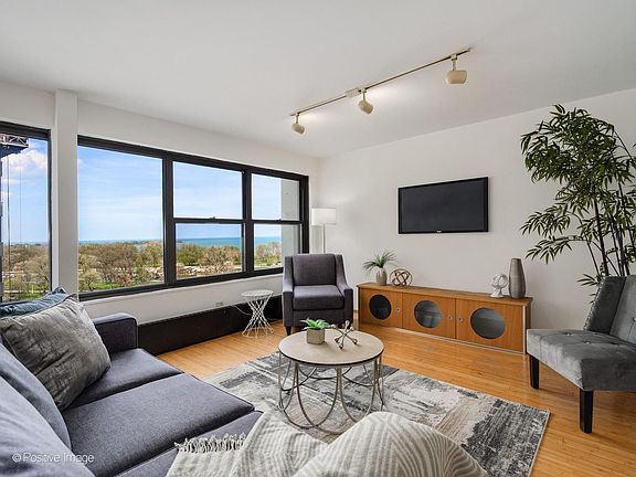 4th image of 3420 N Lake Shore Dr APT 12HI