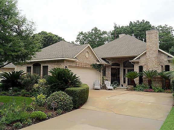 2nd image of 14830 Plantation Oak Dr
