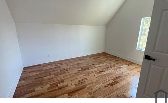 4th image of 113 E 184th St #3