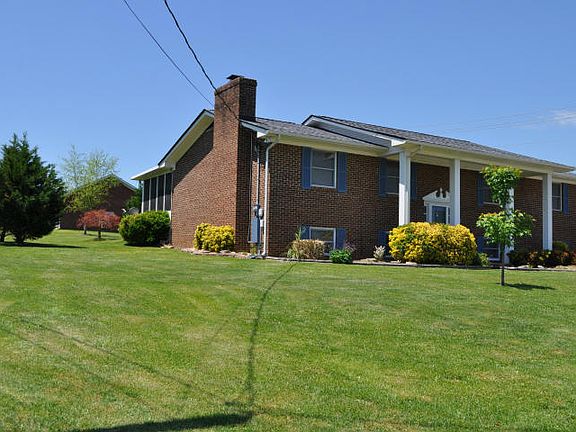 3rd image of 7345 Melanie Ln