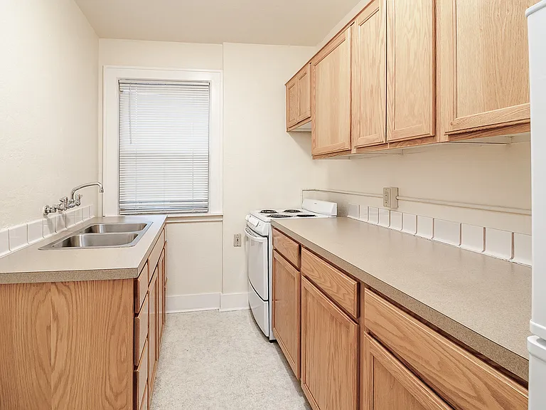 Terrace Court Apartments - Portland Oregon - Kitchen