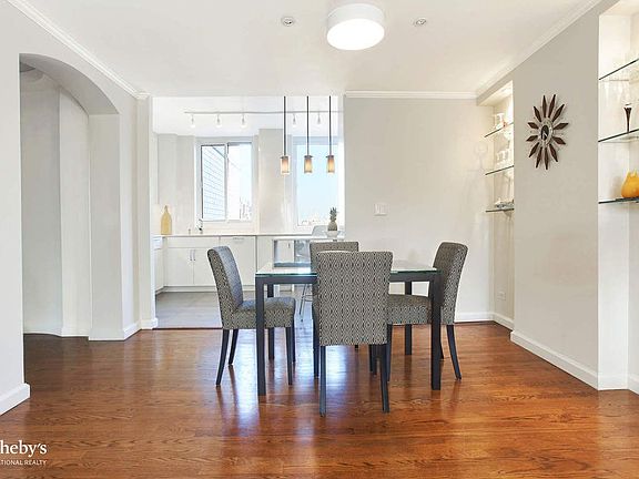 3rd image of 515 E 79th St APT 20A