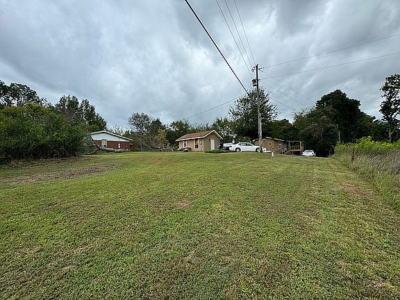 3rd image of 830 Old Highway 31