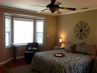 5th image of 1237 Ravenscourt Ave
