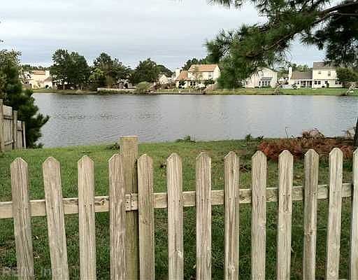 2nd image of 3008 Glastonbury Cir