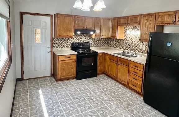 2nd image of 5620 N Monterey Ct