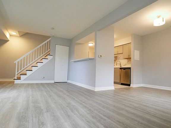 3rd image of 2156 N Dogwood Ln