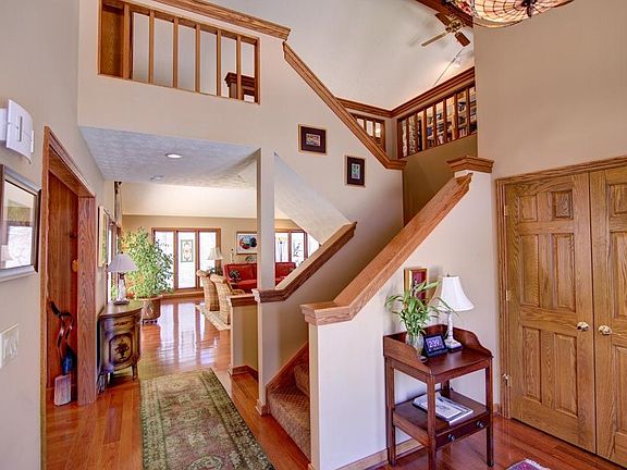 5th image of 3961 Applewood Ln