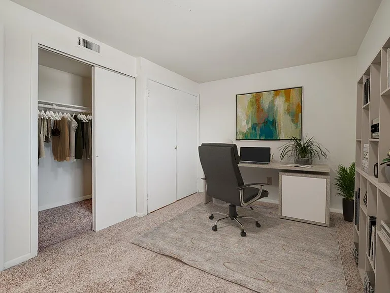 Idylwood Resort Apartment Homes — Photo 11