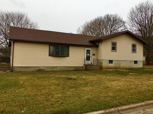 1963 La Salle St, Ottawa, IL 61350