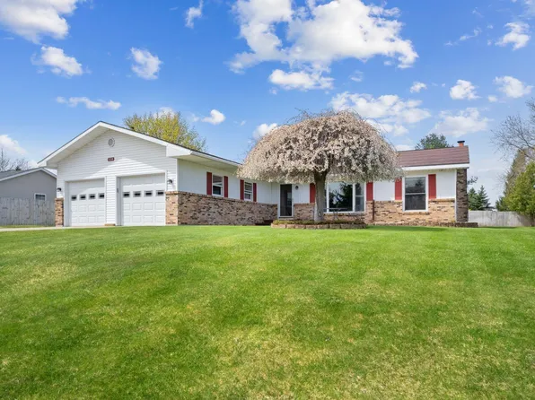 338 Sierra Dr, Traverse City, MI 49685