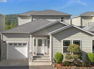 2471 SE Waldon Ave, Roseburg, OR 97470