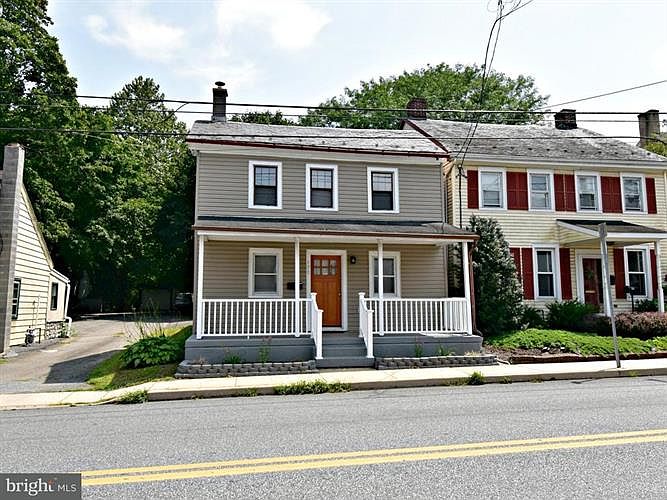 1st image of 130 Manor Ave