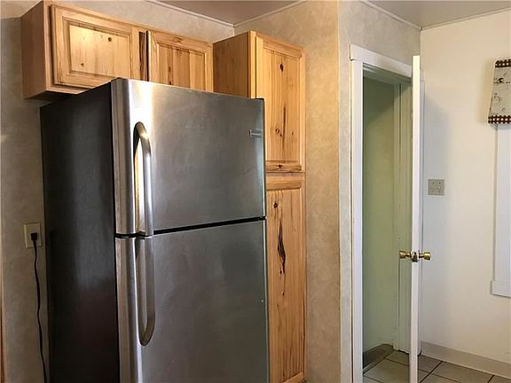 5th image of 514 Lyle Dr