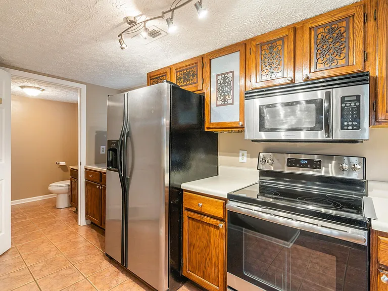 2376 Wadsworth Dr — Photo 12