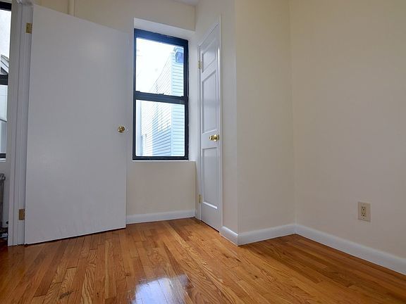 5th image of 680 Manhattan Ave #16B