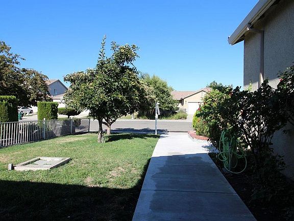 2nd image of 4909 Snowberry Ln