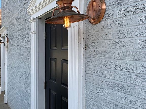 2nd image of 1208 SE 1st St APT G