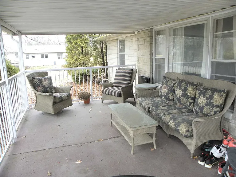 2206 N Fritz Dr — Photo 6